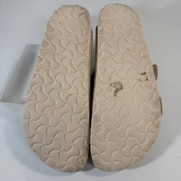 Birkenstock Arizona Patent Leather Sandals Size 38‎ Beige - Picture 13 of 13